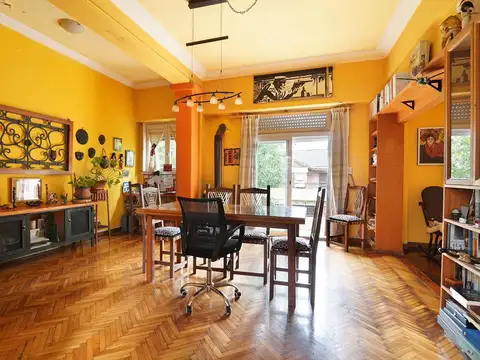 Depto Tipo Casa en Venta de 5 ambientes