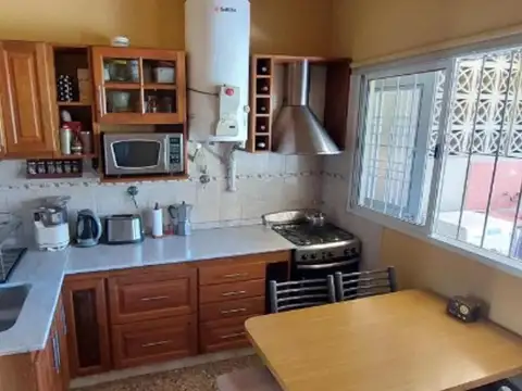 Casa en Venta con 3 cocheras