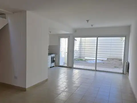 DUPLEX 2 DORMITORIOS - ROCA 1444 - 5 minutos del centro