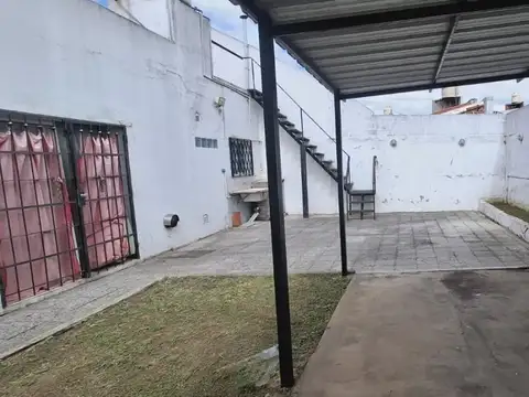 Casa 2 ambientes con 1 baño