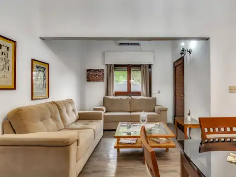 Casa 5 ambientes con 2 baños