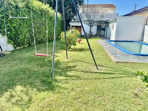 Casa en Venta con 3 cocheras