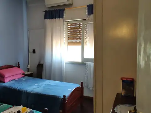 Depto Tipo Casa en Venta 50 años