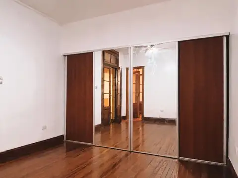 Depto Tipo Casa en Venta 40 años