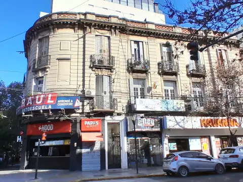 LA MEJOR UBICACION Av. Caseros esq. La Rioja - DEPTO. 2 AMB - A ESTRENAR - 3° PISO POR ESCALERA FRENTE AL PARQUE APTO PROFESIONAL -