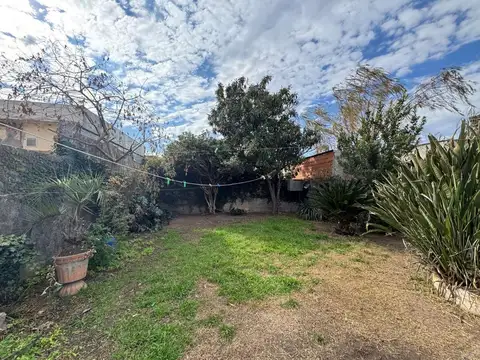 Casa 4 ambientes con 1 baño