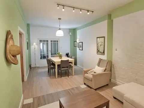 VENTA DE CASA DE 6 AMBIENTES CASTELAR