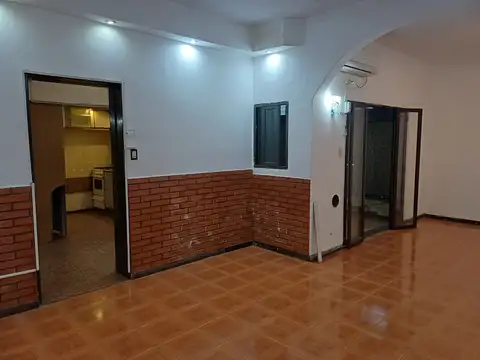 Casa en Alquiler con 1 cochera