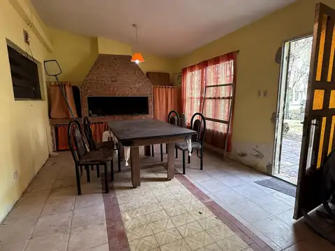 Casa 3 ambientes con 1 baño
