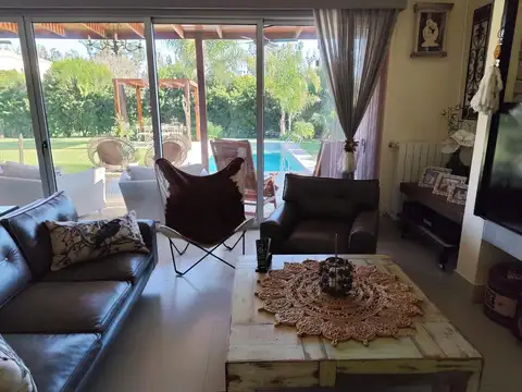 CASA EN VENTA LA RESERVA