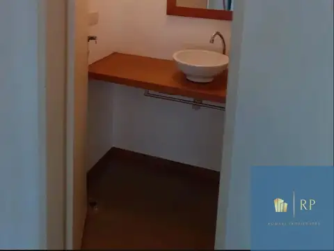 Local en Alquiler en Parque Chacabuco, $ 800.000