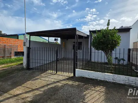 San Lorenzo (e/Moreno y Entre Ríos)