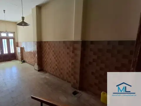 RESERVADA__FLORES_CAMACUA AL 700_VTA PH DE 5 AMB Y 245M2_A REFORMAR