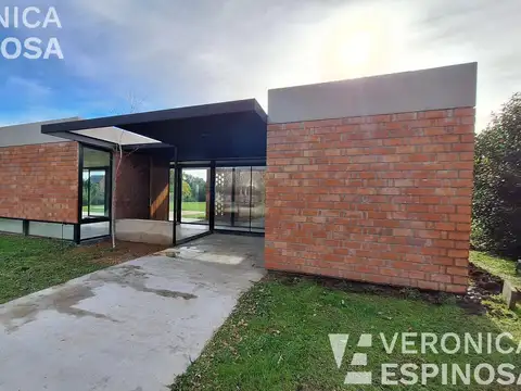 Casa en venta Haras San Pablo general rodriguez de cuatro ambientes tres dormitorios