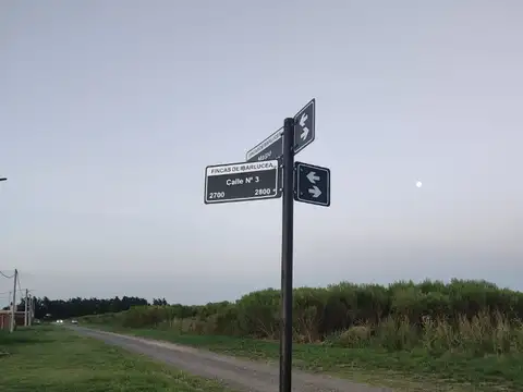 LAS FINCAS  LOTE EN ESQUINA . EXCELENTE UBICACION INGRESO POR CALLES 13 Y 5