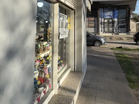 Local en Alquiler en Tiro Suizo, $ 850.000