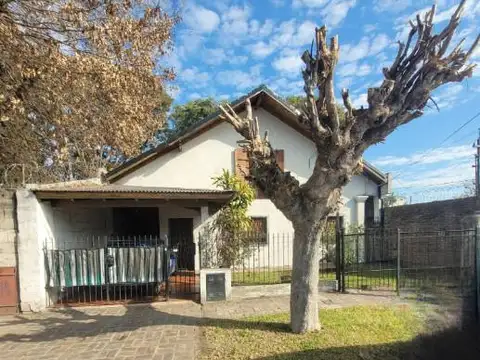 Chalet en venta en buena ubicacion