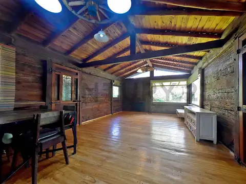 VENTA CASA 4 AMBIENTES CON PILETA LOTE 1425M2 EN YEI PORÁ
