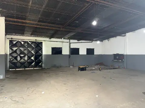 Galpon en Alquiler 30  mts Fondo