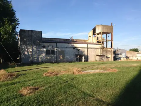 Edificio Comercial en venta - 900mts2 - Bragado