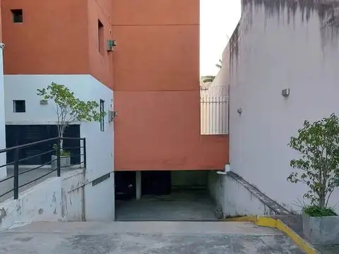 Cochera venta con acceso subterraneo con escritura