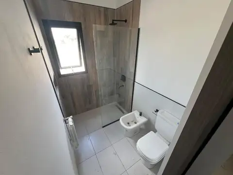 Depto Tipo Casa en Alquiler con 2 cocheras