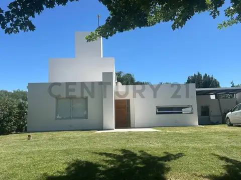 VENTA CASA 3 DOR C/PILETA EN B° SAN ISIDRO VILLA ALLENDE