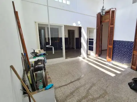 Av. Segurola 1100, Piso PB