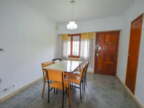Depto Tipo Casa en Venta con 1 cocheras