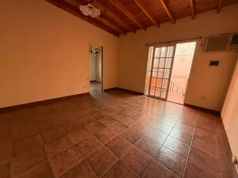 Depto Tipo Casa en Alquiler de 1 dormitorio