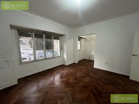 Casa en Alquiler con 2 cocheras