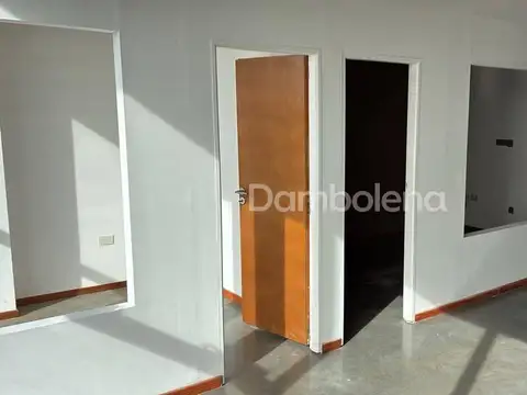 Oficina en Alquiler con 1 cochera