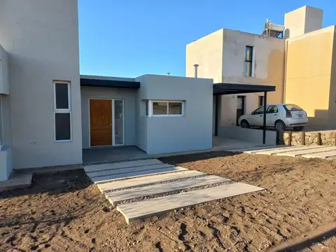 Casa en Alquiler en Villa Catalina, $ 1.050.000