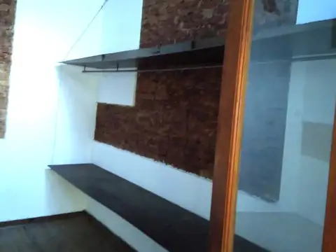 Martínez, Luminoso PH Al Fondo de 2 Ambientes con Patio. Sin Expensas. Muy Lindo. A 6 cuadras de Av.