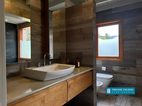 Casa en Venta con 5 cocheras
