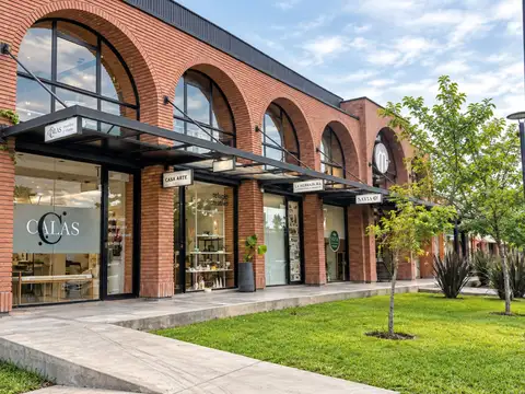 LOCAL COMERCIAL EN VENTA YERBA BUENA MERCADO SUR