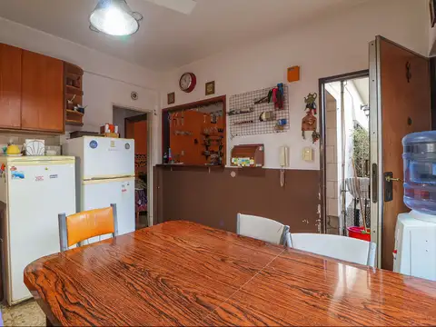 Casa 5 ambientes con 2 baños