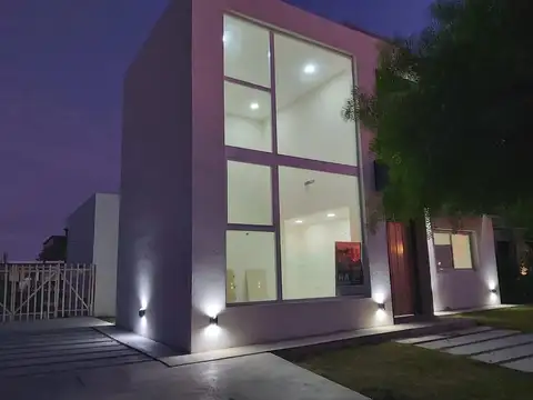 Casa en Venta en Pilar del Este - Santa Elena, USD 190.000