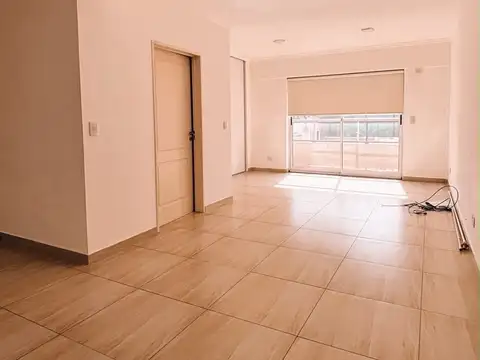 Monoambiente amplio con cochera