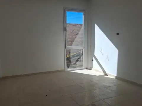 Depto Tipo Casa 2 ambientes con 1 baño