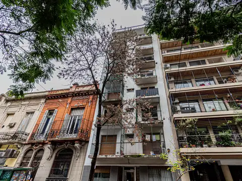 Muy Buen Monoambiente en Exclusiva Zona de Plaza Guadalupe con Baño y Cocina Completa, Apto Profesional