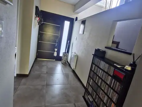 Casa 7 ambientes con 4 baños