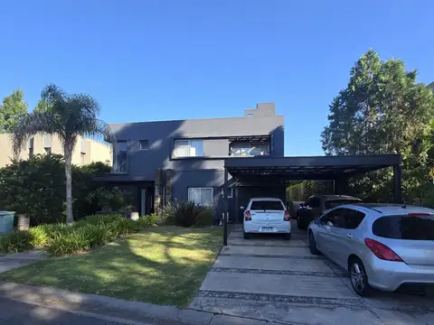 Barrio La Damasia al 100Barrio cerrado La Damasia.  Venta :casa moderna 4 dormitorios ( suite)apta crédito.
