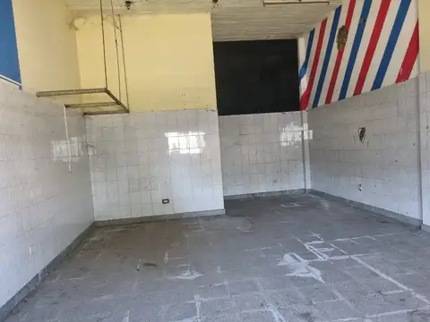 VENTA DE 3 LOCALES CON LOTE LIBRE LOMAS DE ZAMORA