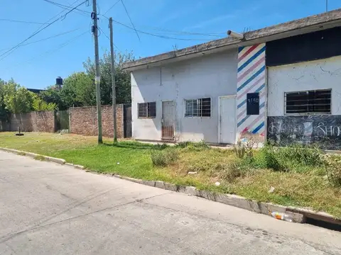VENTA DE 3 LOCALES CON LOTE LIBRE LOMAS DE ZAMORA