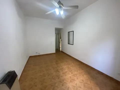 VENTA MONOAMBIENTE EN FLORES PLANTA BAJA