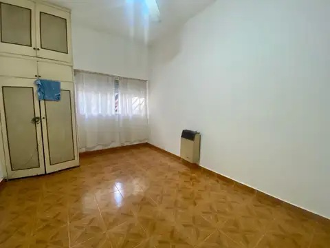 VENTA MONOAMBIENTE EN FLORES PLANTA BAJA