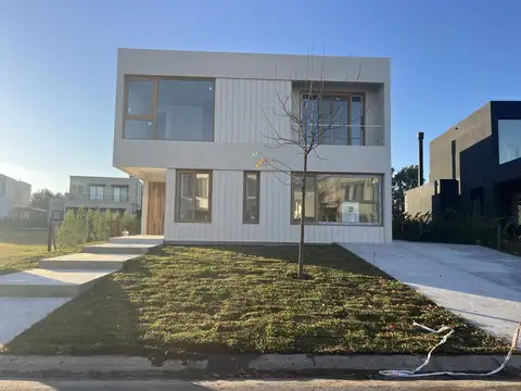 Casa a la venta en Barrio Los Carpinchos Nordelta