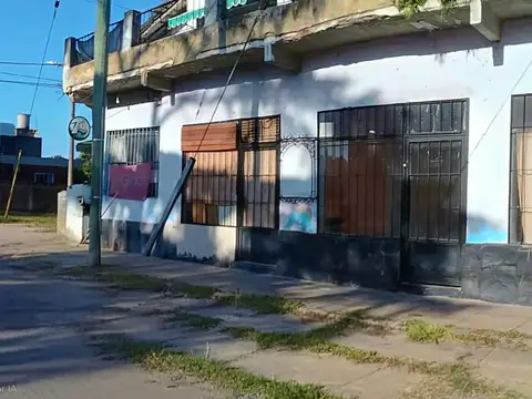 VENTA CASA Y LOCAL ITUZAINGO