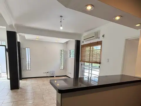 Casa en Venta con 4 cocheras